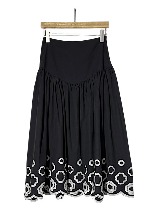 Falda Midi con Bordado Floral y Vuelo