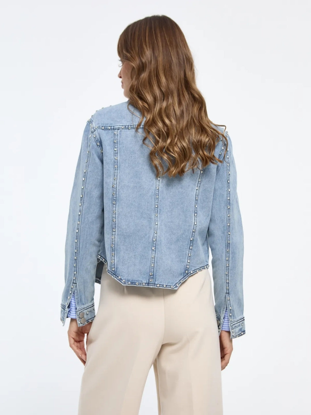 Cazadora Denim con apliques de cristal.